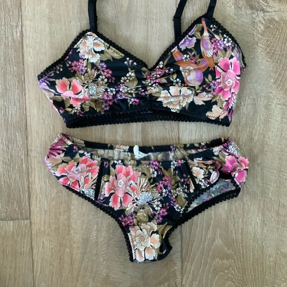 NWT Spell Intimate Set XS/S Blue Skies, Black - Picture 1 of 9